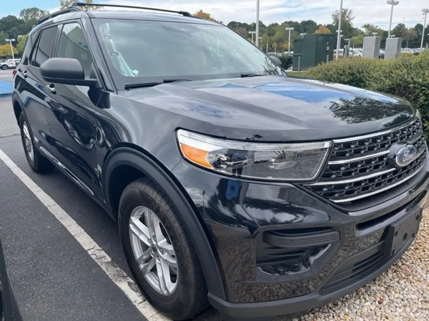 2020 Ford Explorer XLT photo 1