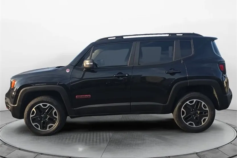 2017 Jeep Renegade Trailhawk photo 1