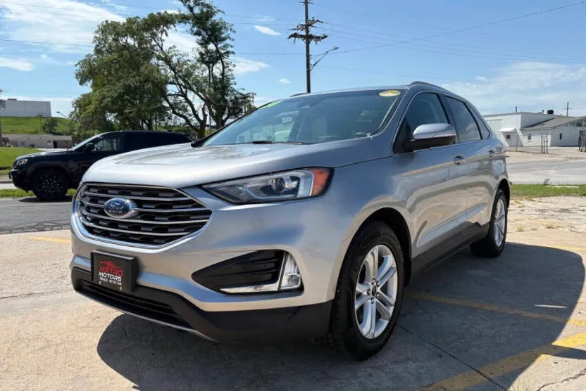 2020 Ford Edge SEL photo 1