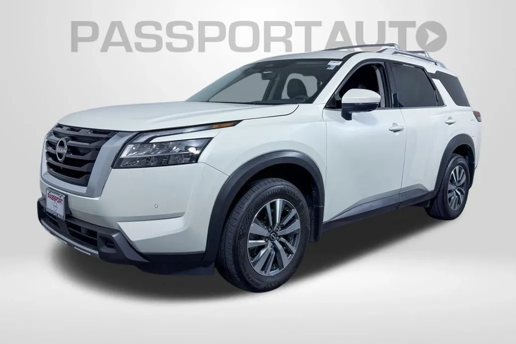 2024 Nissan Pathfinder SL photo 1