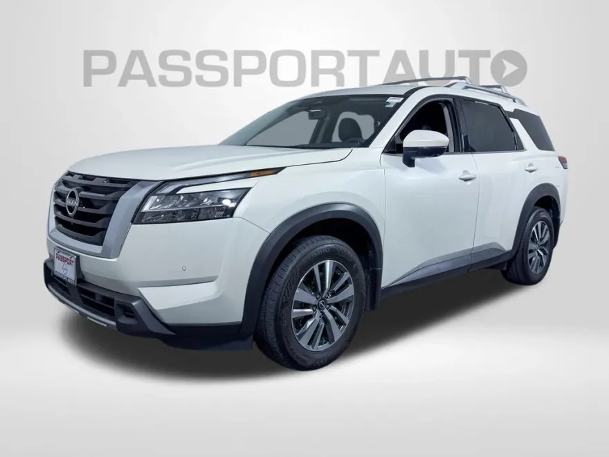 2024 Nissan Pathfinder SL photo 1