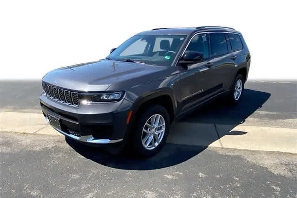 2023 Jeep Grand Cherokee Laredo photo 1