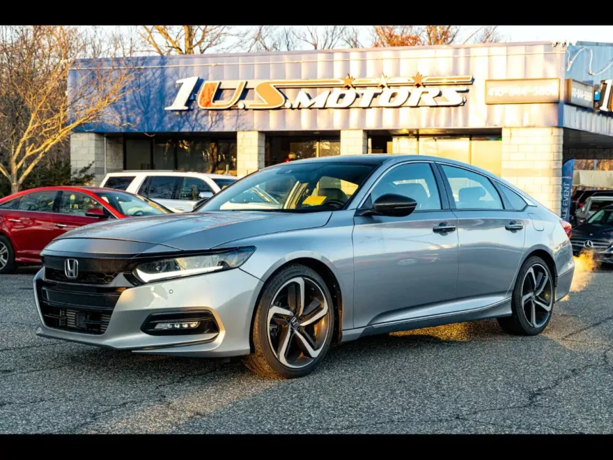 2018 Honda Accord Touring 2.0T photo 1