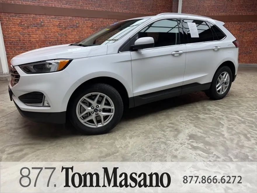 2022 Ford Edge SEL photo 1