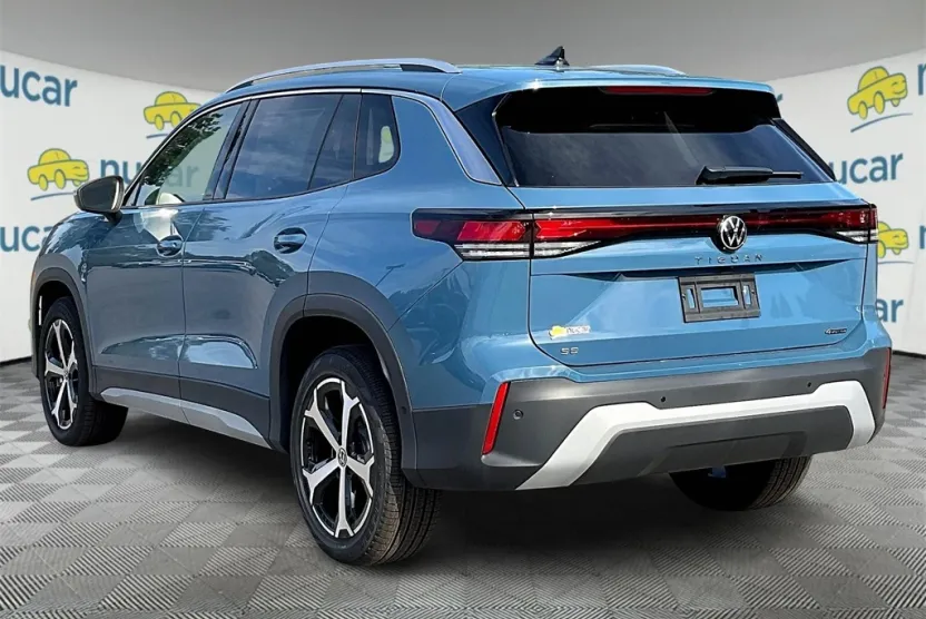 2025 Volkswagen Tiguan SE photo 1