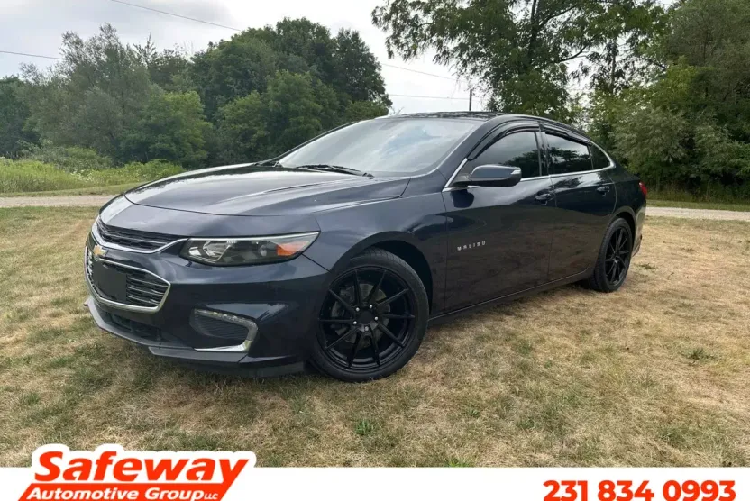 2016 Chevrolet Malibu 1LT photo 1
