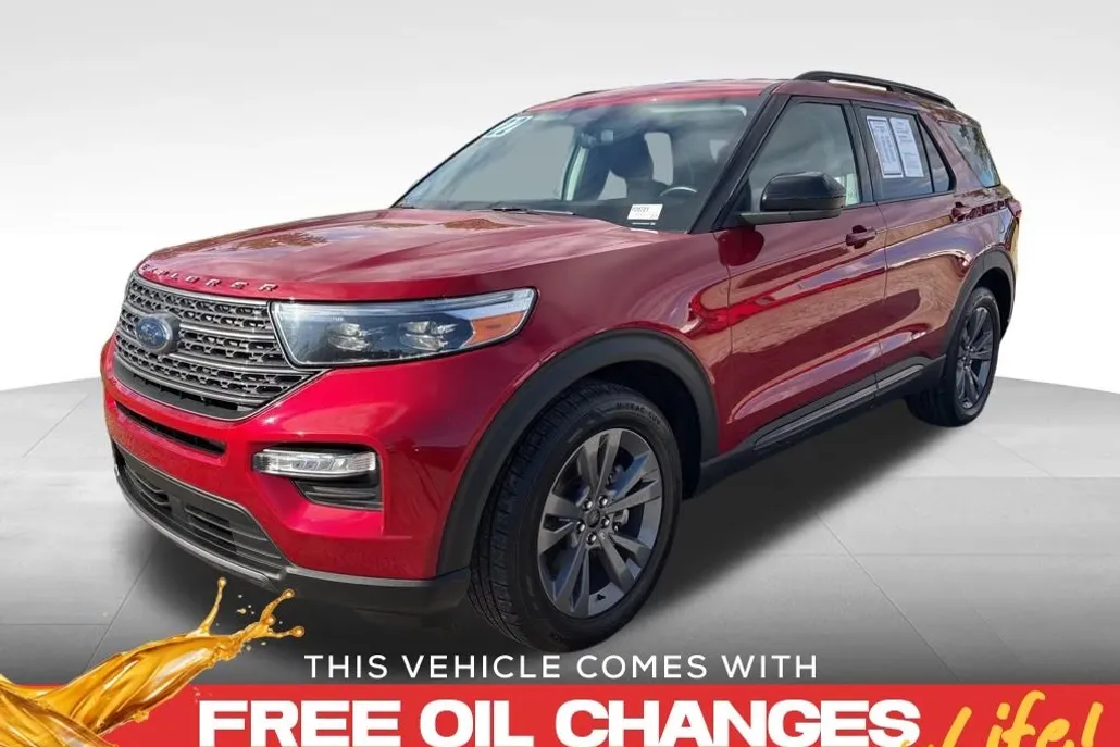 2022 Ford Explorer XLT photo 1