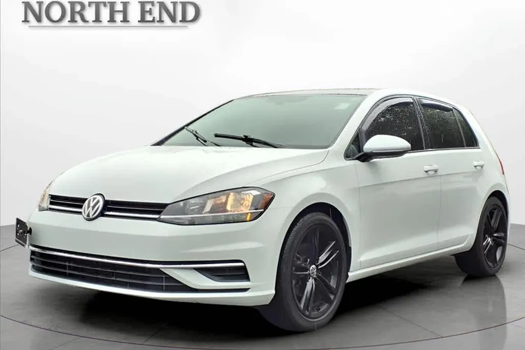 2020 Volkswagen Golf TSI photo 1