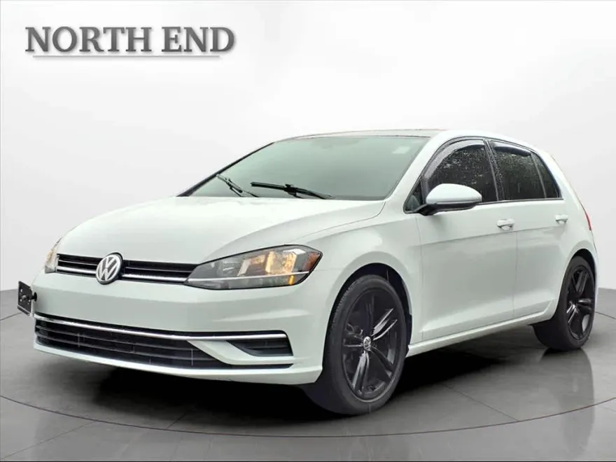 2020 Volkswagen Golf TSI photo 1