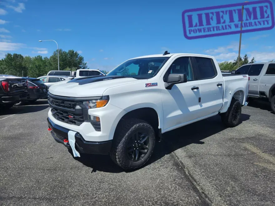2025 Chevrolet Silverado 1500 Custom Trail Boss photo 1