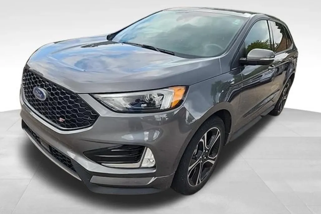 2022 Ford Edge ST photo 1