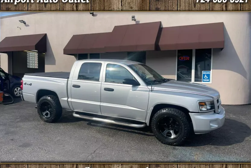 2010 Dodge Dakota SLT photo 1