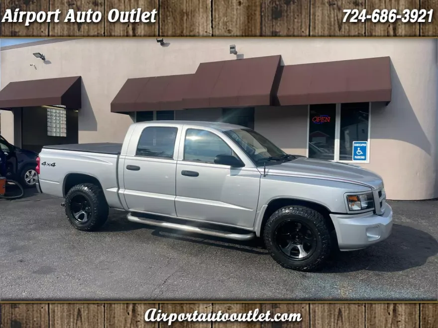 2010 Dodge Dakota SLT photo 1