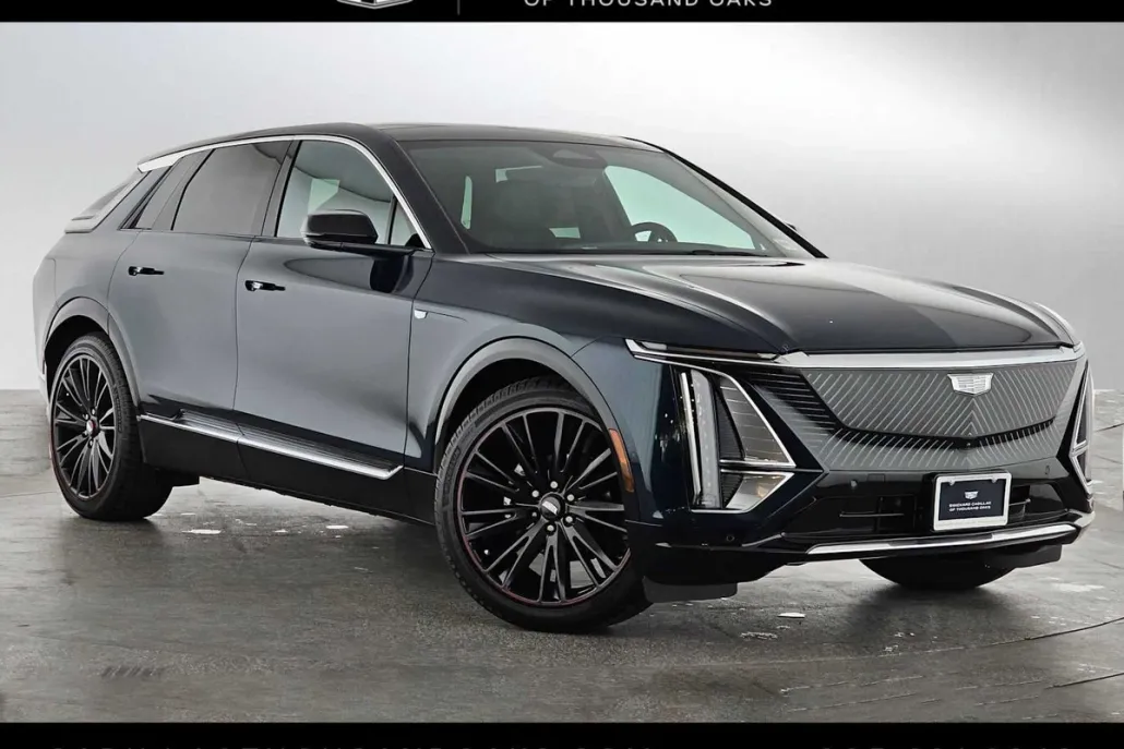 2025 Cadillac Lyriq Luxury photo 1