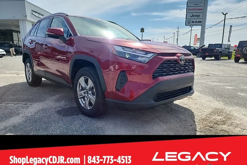 2024 Toyota RAV4 XLE photo 1