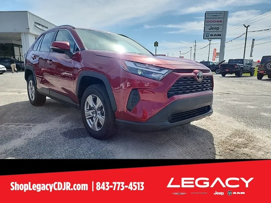 2024 Toyota RAV4 XLE photo 1