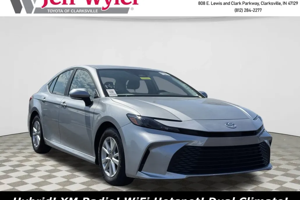 2025 Toyota Camry LE Hybrid photo 1
