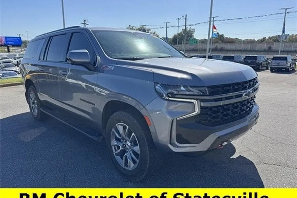2021 Chevrolet Suburban Z71 photo 1