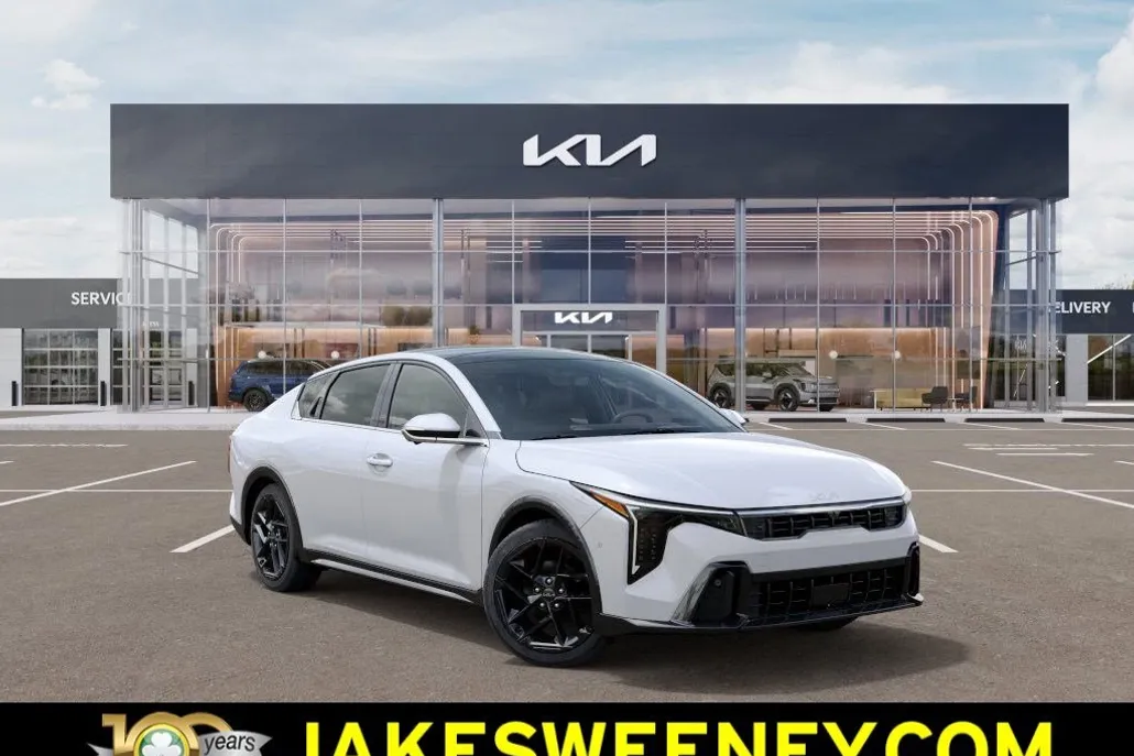 2025 Kia K4 GT-Line Turbo photo 1
