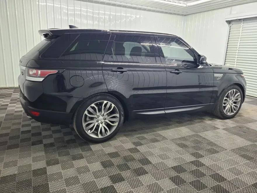 2017 Land Rover Range Rover Sport HSE photo 1