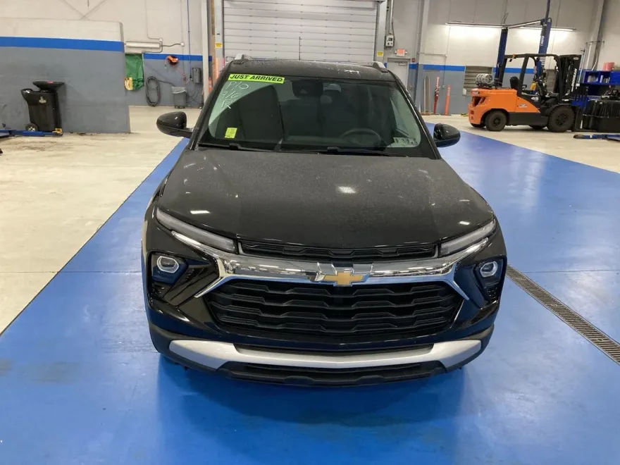 2024 Chevrolet Trailblazer LT photo 1
