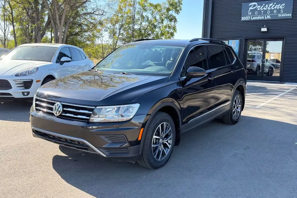 2020 Volkswagen Tiguan SE Sport photo 1