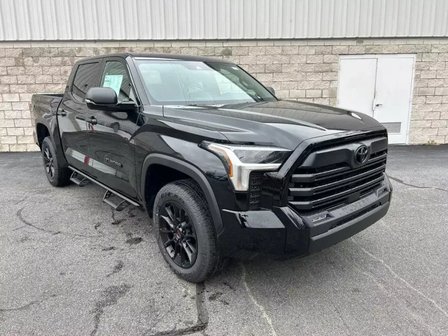 2025 Toyota Tundra SR5 photo 1