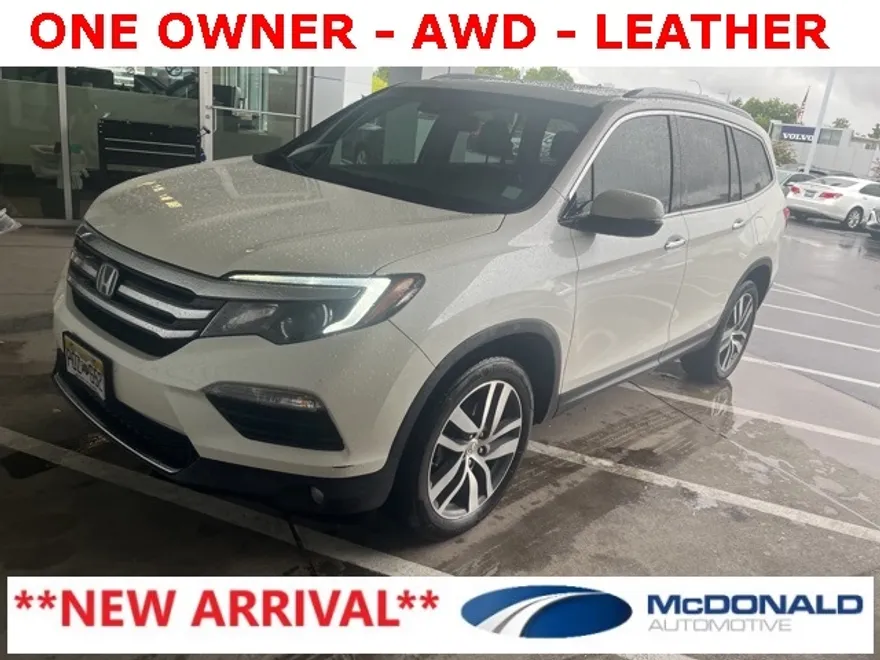 2017 Honda Pilot Touring photo 1