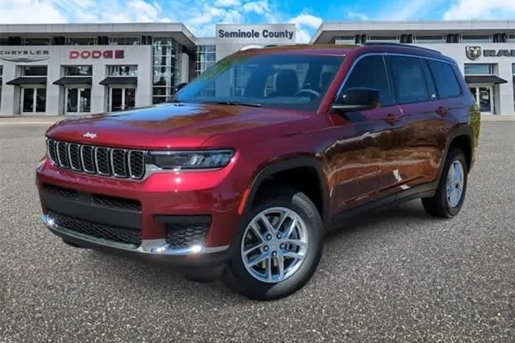 2025 Jeep Grand Cherokee Laredo photo 1