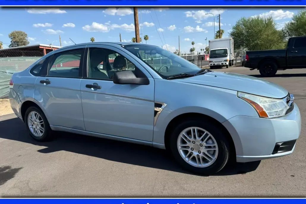 2008 Ford Focus Sedan photo 1
