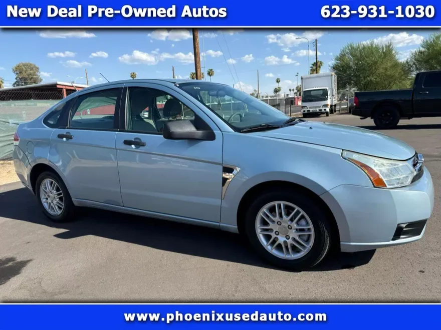 2008 Ford Focus Sedan photo 1