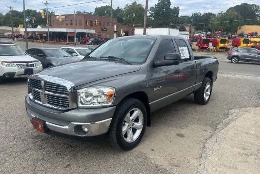 2008 Dodge Ram SLT photo 1