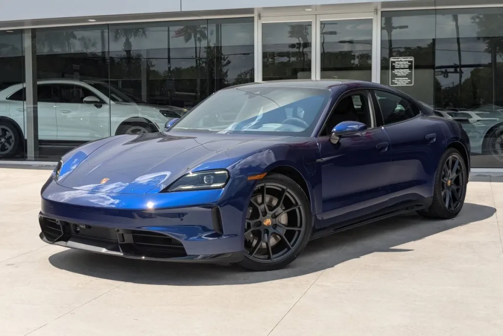 2025 Porsche Taycan GTS photo 1
