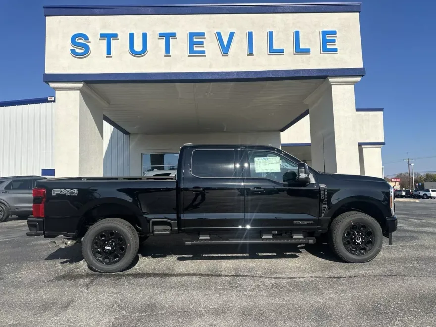 2024 Ford F-250 Lariat photo 1