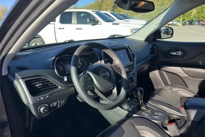2022 Jeep Cherokee Latitude Lux photo 1