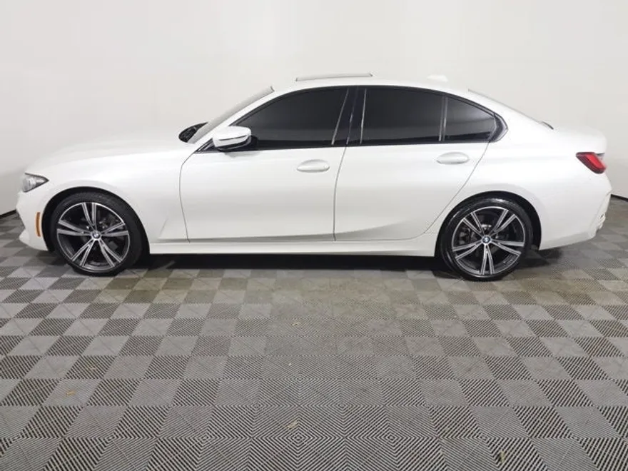2023 Bmw 330i Sedan photo 1