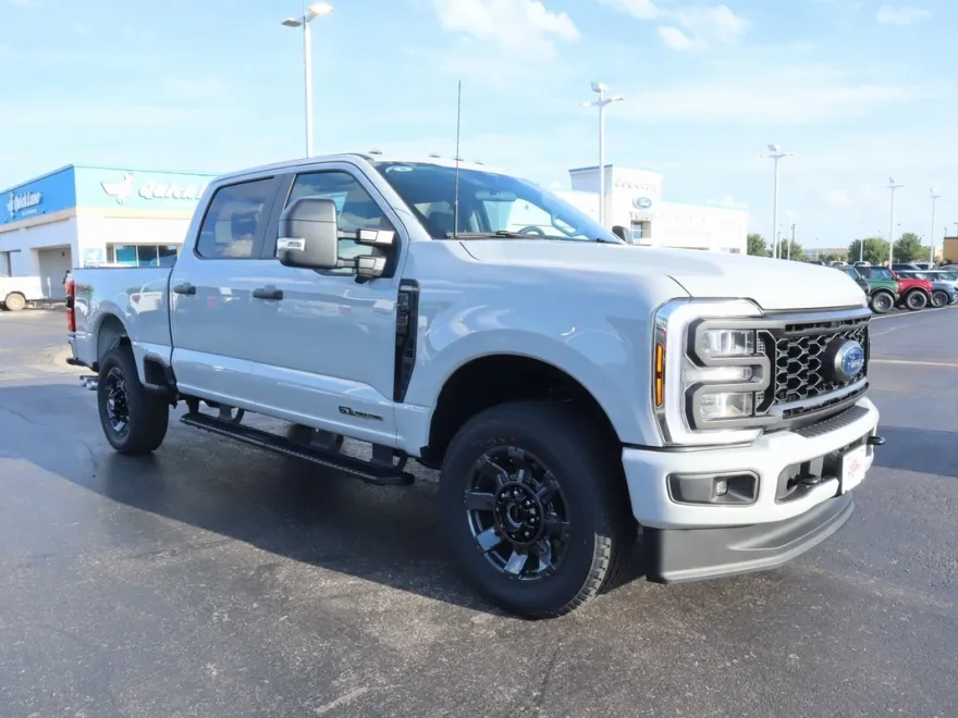 2025 Ford F-250 XL photo 1