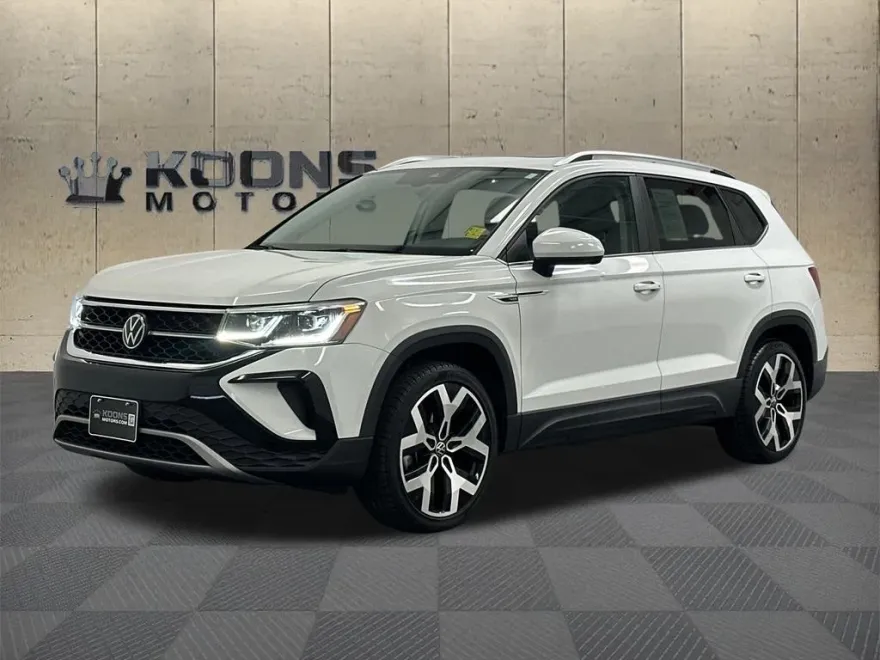 2022 Volkswagen Taos SEL photo 1