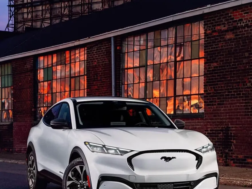 2025 Ford Maverick XL photo 1