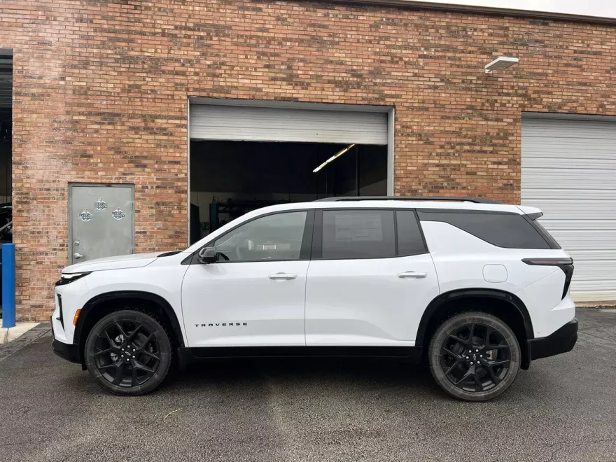2026 Chevrolet Traverse RS photo 1