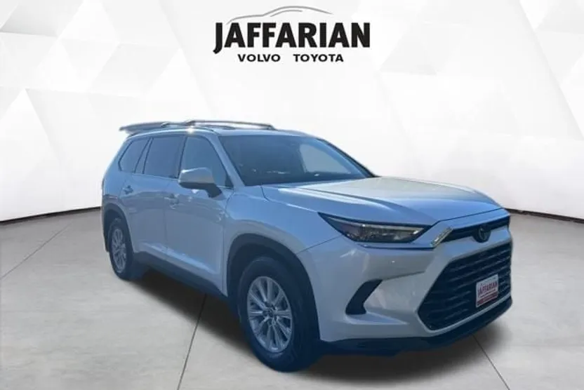 2024 Toyota Grand Highlander XLE photo 1