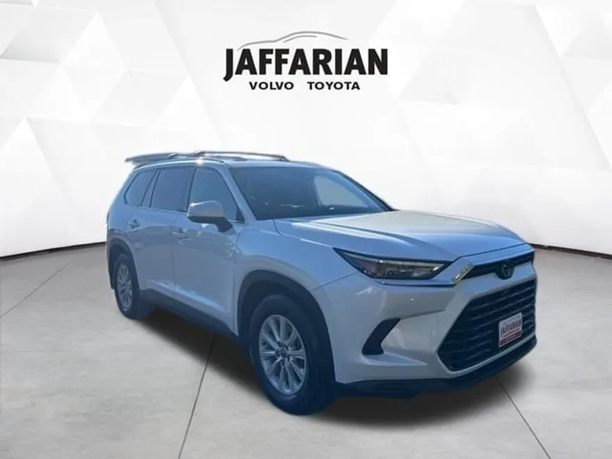 2024 Toyota Grand Highlander XLE photo 1