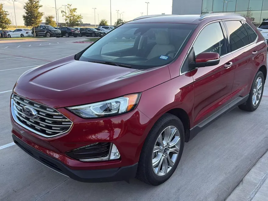2019 Ford Edge Titanium photo 1