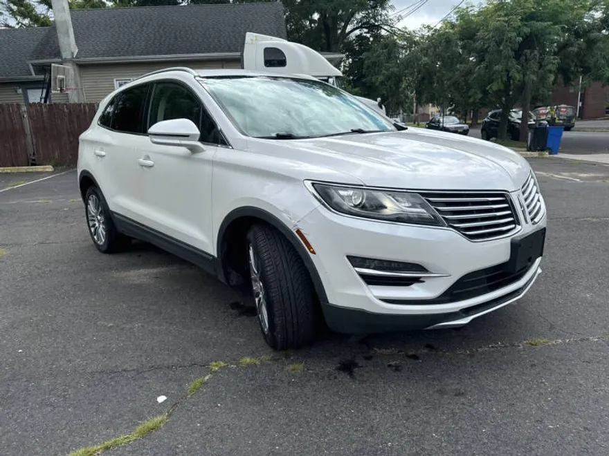 2015 Lincoln MKC photo 1