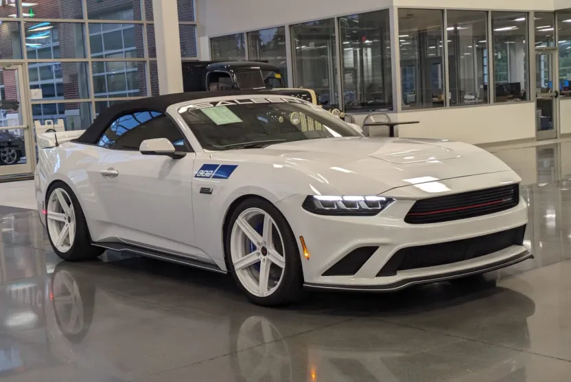 2025 Ford Mustang GT Premium photo 1
