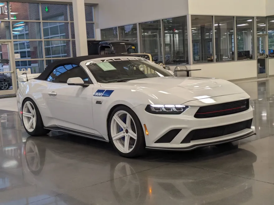 2025 Ford Mustang GT Premium photo 1