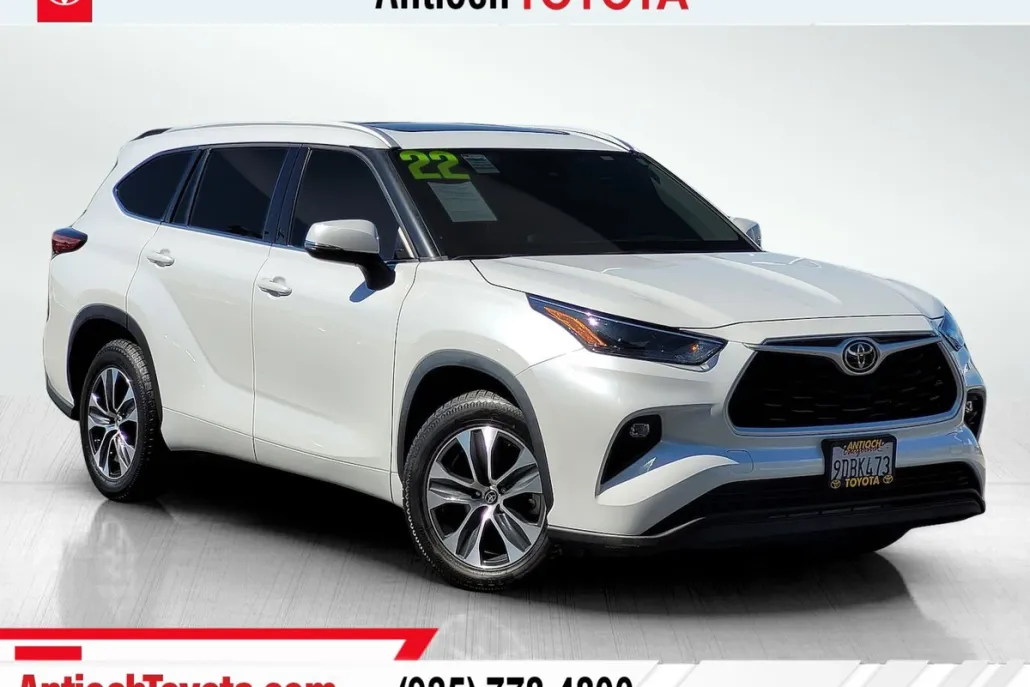 2022 Toyota Highlander XLE photo 1