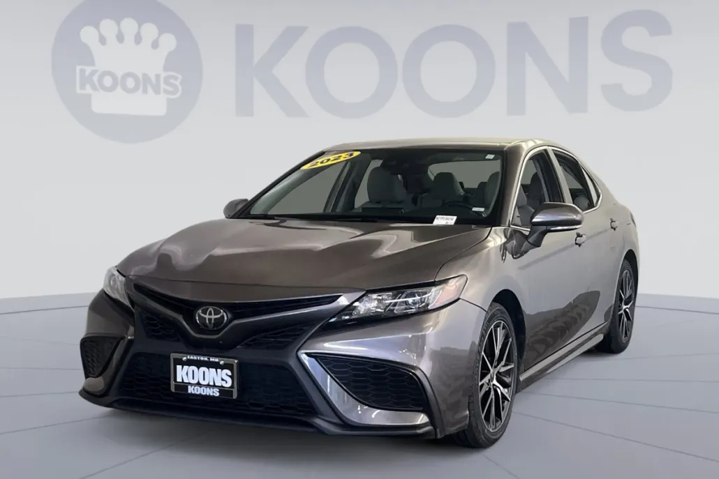2023 Toyota Camry SE photo 1