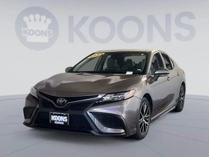 2023 Toyota Camry SE photo 1