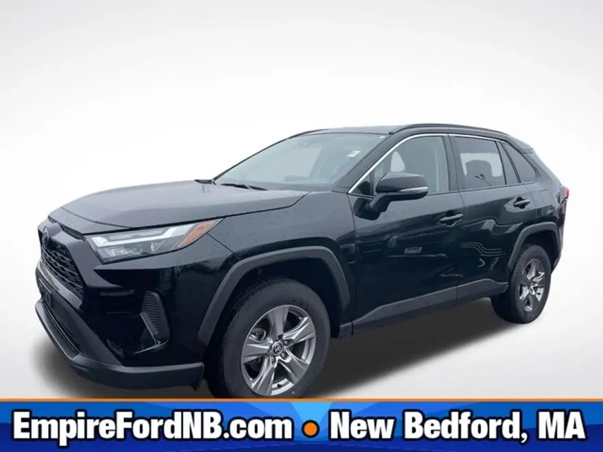 2024 Toyota RAV4 XLE photo 1